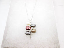 Load image into Gallery viewer, pearl leaf pendant necklace