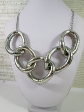 Load image into Gallery viewer, five soft circles interlocking neckalce