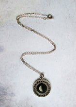 Load image into Gallery viewer, moon necklace