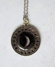 Load image into Gallery viewer, moon pendant