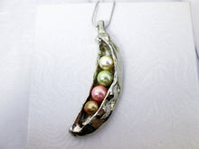 Load image into Gallery viewer, peapod necklace