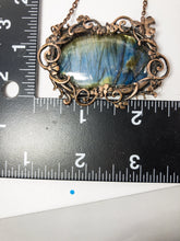 Load image into Gallery viewer, labradorite pendant with measurement