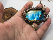 Load image into Gallery viewer, artistic labradorite necklace
