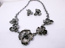 Load image into Gallery viewer, antique silver flower sculptures jewelry set