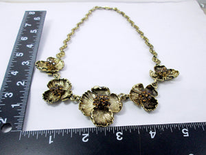 antique gold flower sculpture necklace with measurement