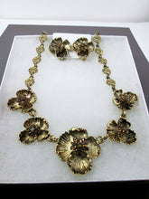 Load image into Gallery viewer, antique gold flower sculptures jewelry set