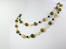 Load image into Gallery viewer, semi precious stones necklace