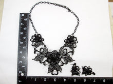 Load image into Gallery viewer, cosplay rose jewelry set with measurement