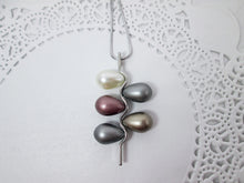 Load image into Gallery viewer, colorful pearl leaf pendant