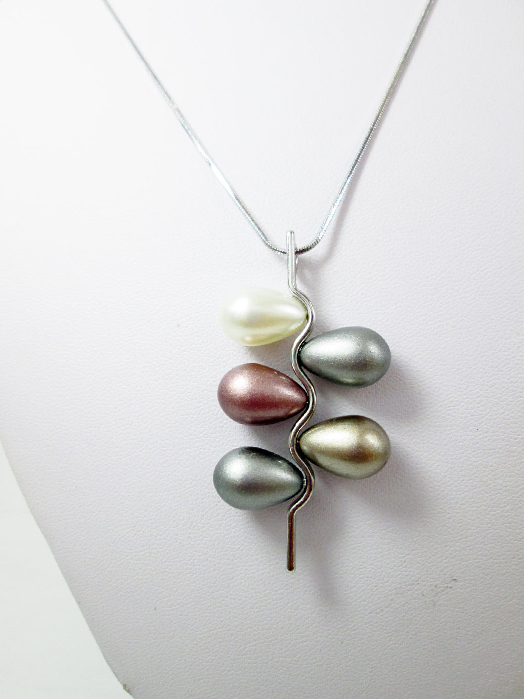 multi color pearl statement pendant