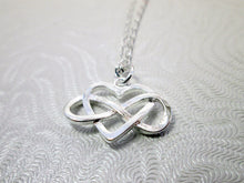 Load image into Gallery viewer, figure 8 heart necklace