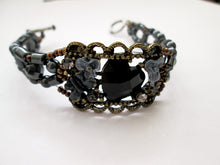 Load image into Gallery viewer, vintage style bronce and black magnetic bracelet for woman