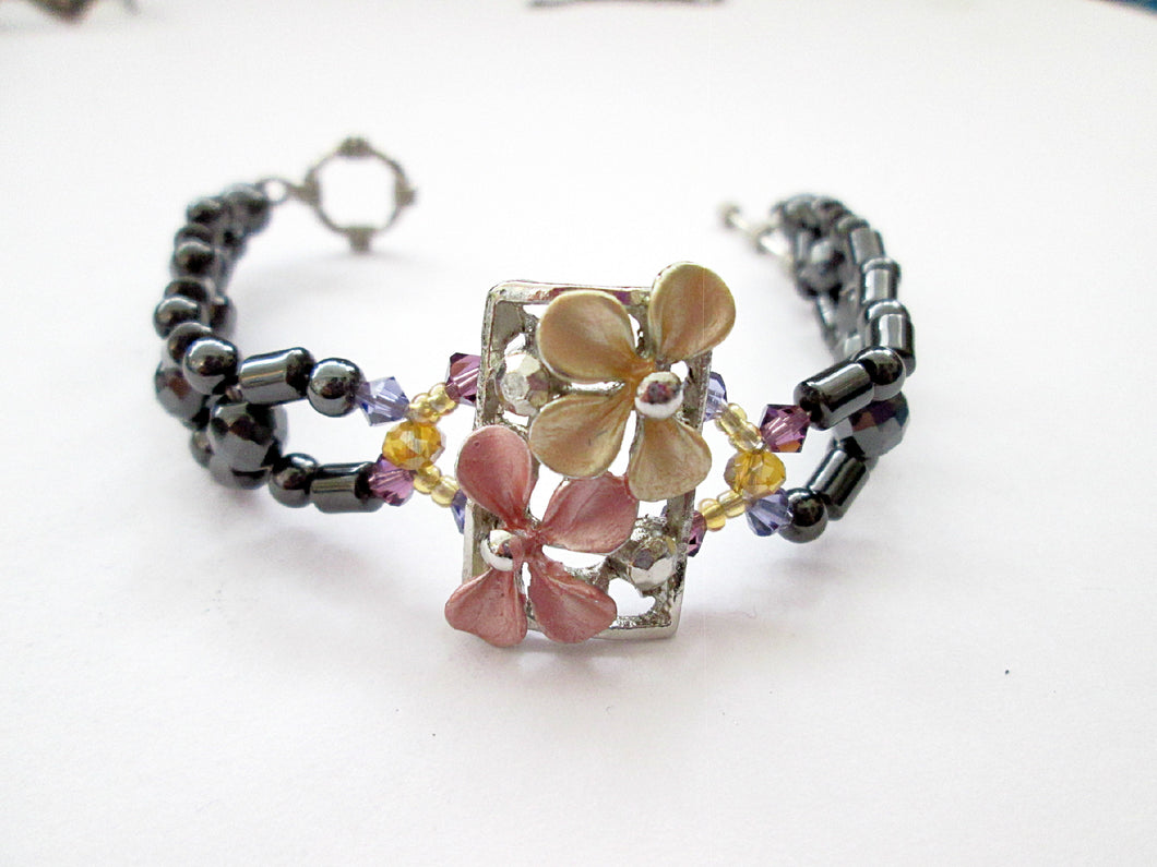 Fancy Flower Magnetic Bracelet for woman
