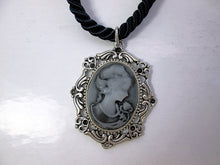 Load image into Gallery viewer, lady portrait cameo necklace