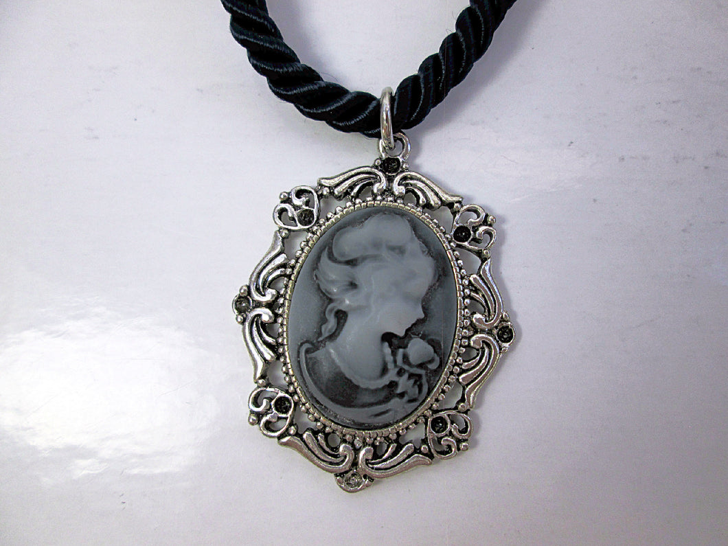 lady portrait cameo necklace