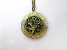 Load image into Gallery viewer, vintage style bird locket