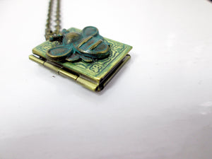 small bee keepsake necklace