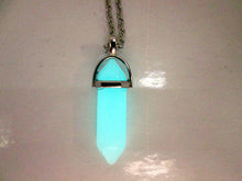 Load image into Gallery viewer, luminous stone point necklace
