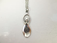 Load image into Gallery viewer, venus of willendorf necklace