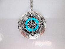 Load image into Gallery viewer, glow compass necklace