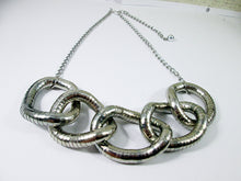 Load image into Gallery viewer, chunky silver interlocking necklace