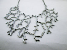 Load image into Gallery viewer, metal coral bib necklace