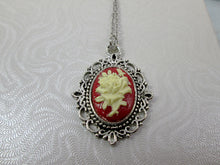 Load image into Gallery viewer, flower cameo necklace