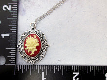 Load image into Gallery viewer, flower pendant