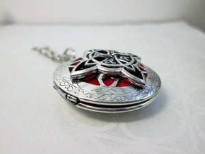 triquetra diffuser locket