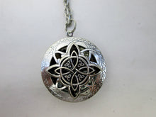 Load image into Gallery viewer, trinity knot perfume necklace