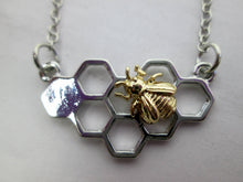 Load image into Gallery viewer, bumble bee necklace