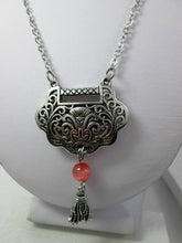 Load image into Gallery viewer, antique silver lock necklace