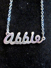 Load image into Gallery viewer, custom name pendant