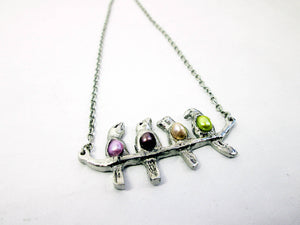 4 pearls bird necklace