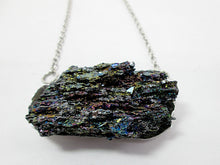 Load image into Gallery viewer, silicon carbide stone pendant