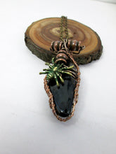Load image into Gallery viewer, wire wrapped pendant necklace