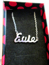 Load image into Gallery viewer, custom name pendant