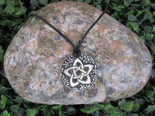 Load image into Gallery viewer, flower pentagram pendant necklace