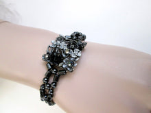 Load image into Gallery viewer, Fancy Black Flower Magnetic Bracelet for Woman